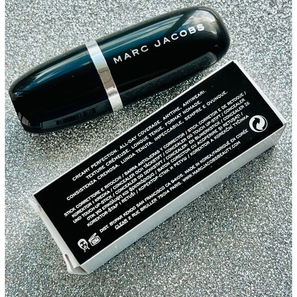 Marc Jacobs Beauty Accomplice Deep 56 Concealer & Touch-Up Stick Red Undertones - Picture 4 of 5